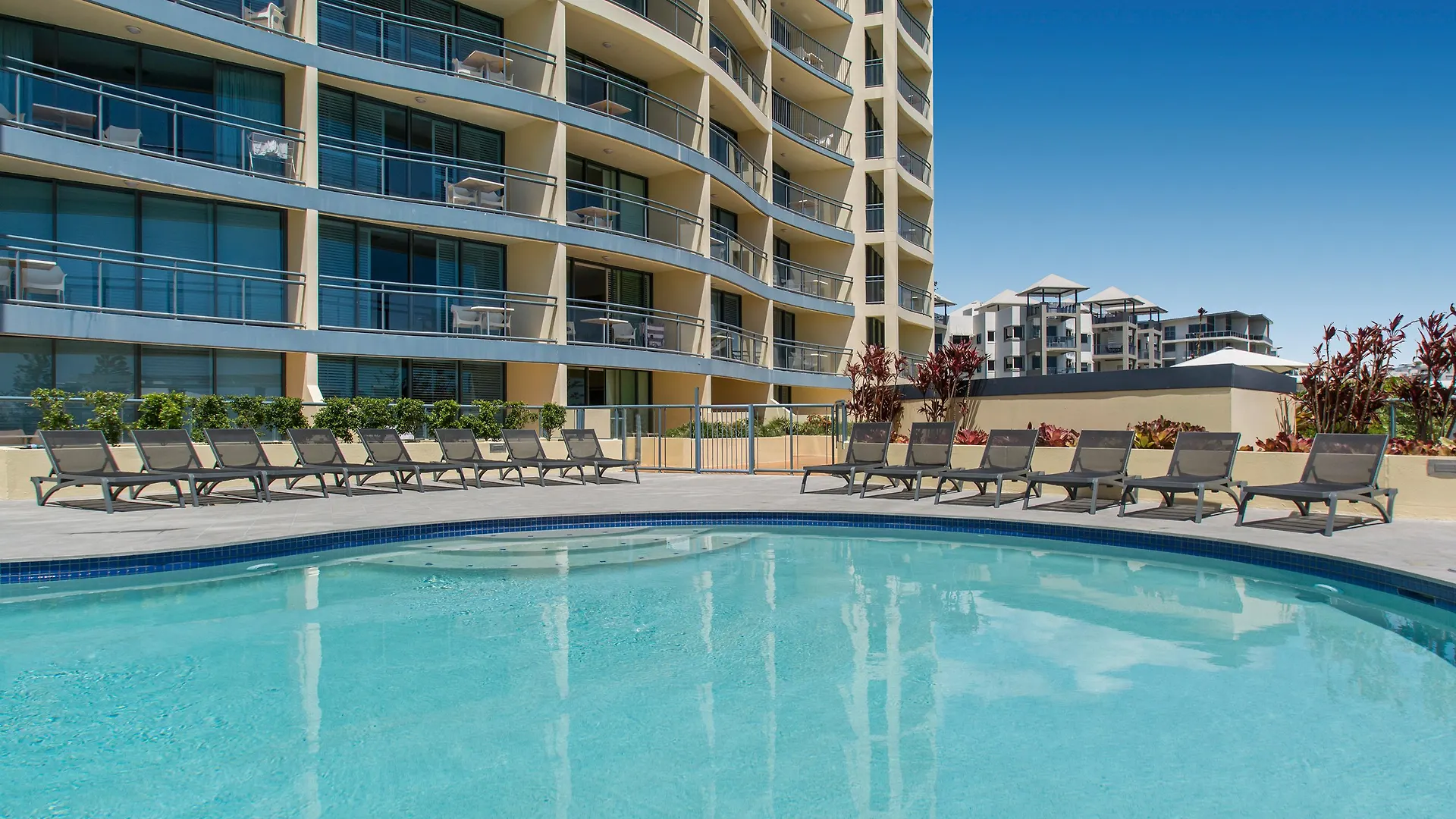 Mantra Mooloolaba Beach 4*,